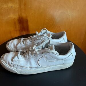 Nike Blazers LE white. Size 10.5